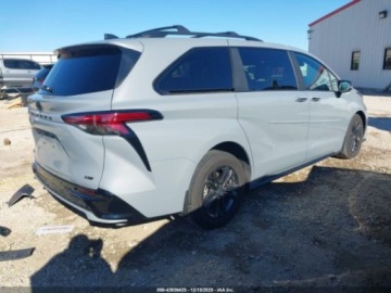 Toyota Sienna III 2025 Toyota Sienna xse, 2025r., 4x4, 2.5 Benzyna 245KM, zdjęcie 2