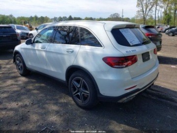 Mercedes GLC C253 2021 Mercedes-Benz GLC 300 4Matic 2021 2.0 Benzyna 255KM, zdjęcie 2