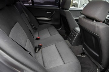 BMW Seria 3 E90-91-92-93 Limuzyna E90 318d 143KM 2007 BMW 320 M47 Rozrząd z przodu ! Szyberdach !, zdjęcie 8