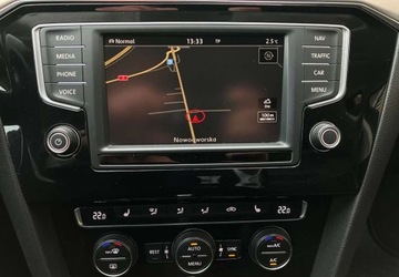 Volkswagen Passat B8 Variant 1.8 TSI BlueMotion Technology 180KM 2015 Volkswagen Passat Variant Volkswagen Passat Variant 1.8 TSI BMT Highline D, zdjęcie 24