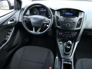 Ford Focus III Hatchback 5d facelifting 1.0 EcoBoost 125KM 2015 Ford Focus 1.0 EcoBoost, Salon Polska, Serwis ASO, zdjęcie 6