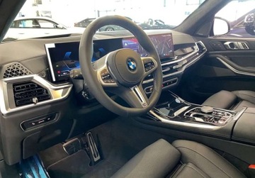 BMW X7 SUV M Facelifting 4.4 M60i 530KM 2025 BMW X7 M60i - Samochod dostepny od reki 4.4 Benzyna 530KM, zdjęcie 1