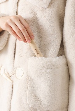 Самодельные бревенчатые шкафы и шкафы с устойчивыми к насекомым рейками из камфорного дерева.