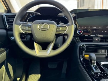 Lexus NX II SUV Facelifting 2.5 450h+ 292KM 2025 LEXUS NX 450h+ Omotenashi AWD Suv 2.5 (292KM) 2025, zdjęcie 11