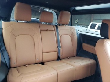 Land Rover Defender IV (L663) 2024 Land Rover Defender 2024r., 90 S, od ubezpieczalni 2.0 Diesel 296KM, zdjęcie 8