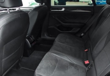 Volkswagen Arteon Fastback Facelifting 2.0 TSI 190KM 2021 Volkswagen Arteon 2.0TSI 190KM DSG, R-Line, Podgrzewane fotele, Podgrzewan, zdjęcie 11