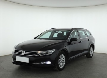 Volkswagen Passat B8 Variant 2.0 TDI BlueMotion SCR 150KM 2017 VW Passat 2.0 TDI, Automat, Navi, Klima, zdjęcie 1