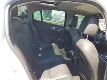 Alfa Romeo Giulia II Sedan 2.0 TBi 280KM 2019 Alfa Romeo Giulia 2019 ALFA ROMEO GIULIA TI 2.0 Benzyna 280KM, zdjęcie 10