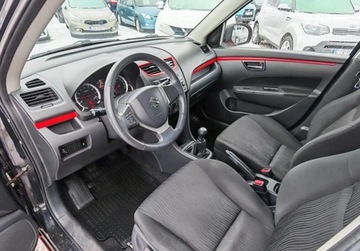 Suzuki Swift V Hatchback 5d 1.2 VVT 94KM 2010 Suzuki Swift bezwypadkowy, tylko 80 tys przebiegu 1.2 Benzyna 94KM, zdjęcie 10