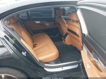 BMW Seria 7 G11-G12 2016 BMW Seria 7 2016 BMW 750I XDRIVE 4.4 Benzyna 445KM, zdjęcie 7