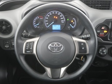 Toyota Yaris III Hatchback 5d Facelifting 2017 1.0 VVT-i 72KM 2019 Toyota Yaris 1.0 VVT-i, Salon Polska, Serwis ASO, zdjęcie 14