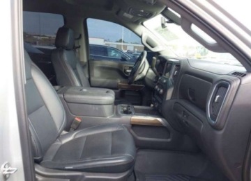 Chevrolet Silverado II 2021 Chevrolet Silverado 2021, 5.3L, 4x4, RST, po gradobiciu 5.3 Benzyna 355KM, zdjęcie 9