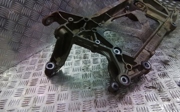 VW PASSAT B8 БОКОВОЙ ДЕРЖАТЕЛЬ ДВИГАТЕЛЯ 3Q0199369E