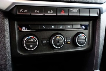 Volkswagen Amarok I Pick Up Double Cab Facelifting 3.0 TDI 258KM 2019 Volkswagen Amarok Bezwypadek salonPL HAK 4Mot. 3.0 V6 Kamera Tempoma, zdjęcie 19