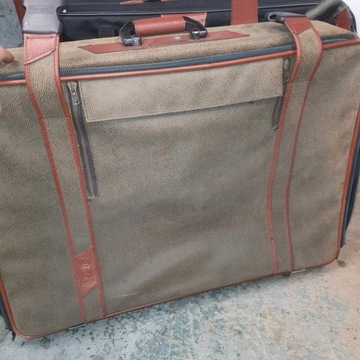 СТАРЫЕ ЧЕМОДАНЫ (T1008)