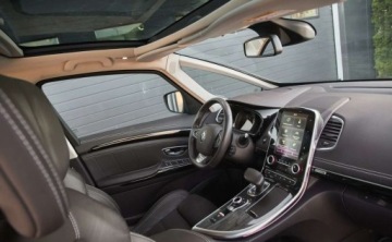 Renault Espace V Van 1.6 Energy TCe 200KM 2015 Renault Espace Renault Espace 1.6 dCi Energy Initiale Paris EDC 1.6 Benzyna, zdjęcie 23