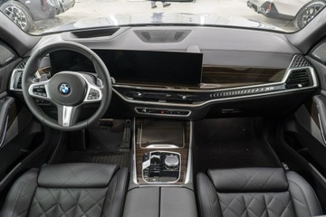 BMW X5 G05 SUV Facelifting 3.0 30d 298KM 2025 BMW X5 xDrive30d Dostępny od ręki!, zdjęcie 13