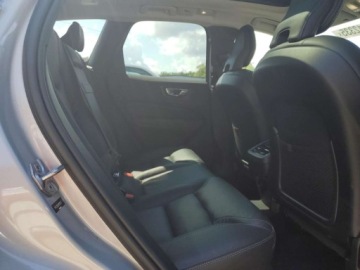 Volvo XC60 II 2022 Volvo XC 60 B5 Inscription 2022 2.0l 2.0 Benzyna 247KM, zdjęcie 11