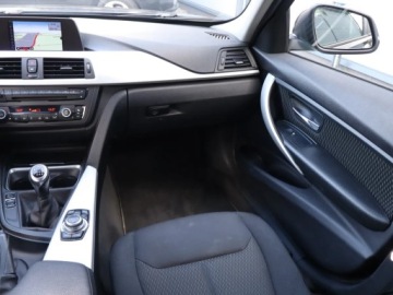 BMW Seria 3 F30-F31-F34 Touring 2.0 318d 143KM 2013 BMW 3 318 d, Navi, Xenon, Klima, Klimatronic, zdjęcie 1