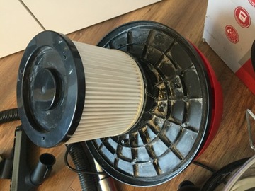 Универсальный пылесос HOOVER TWDH1400.