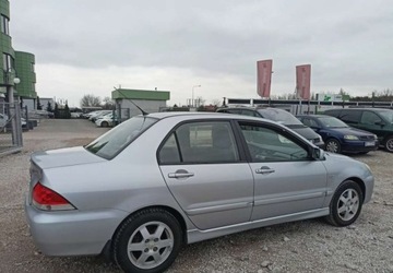 Mitsubishi Lancer VIII Sedan 1.6 i 16V 98KM 2004 Mitsubishi Lancer Mitsubishi Lancer 1.6 Benzyna 98KM, zdjęcie 3