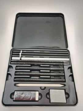 Набор для рисования эскизов в пакете по 40 штук.