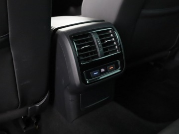 Volkswagen Passat B8 Variant Facelifting 2.0 TDI SCR 150KM 2020 Volkswagen Passat automat virtual cocpit full LED, zdjęcie 37