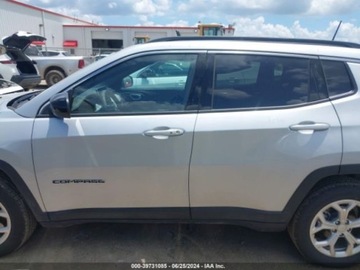 Jeep Compass II 2024 Jeep Compass 2024r, Latitude, 2.0L, 4x4 2.0 Benzyna 200KM, zdjęcie 6