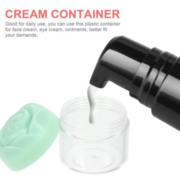 Косметические баночки с кремом для тела в бутылках