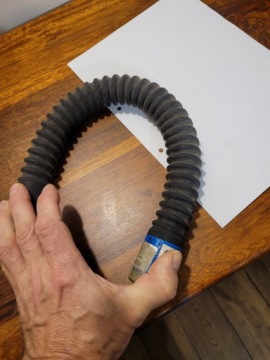 Гибкий шланг системы охлаждения 32х375 с пружиной внутри, универсальный