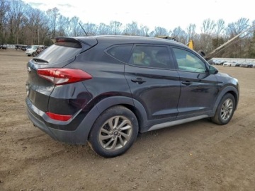 Hyundai Tucson III 2017 Hyundai Tucson 2017 HYUNDAI TUCSON LIMITED 2.0 Benzyna 164KM, zdjęcie 2