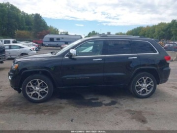 Jeep Grand Cherokee IV 2021 Jeep Grand Cherokee Overland 2021 3.6l 3.6 Benzyna 295KM, zdjęcie 2