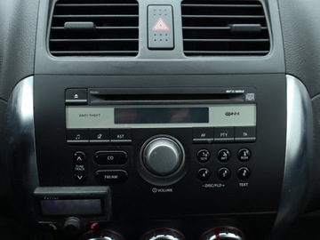 Suzuki SX4 I Hatchback 1.6 i 16V VVT 107KM 2007 Suzuki SX4 1.6 VVT, HAK, Klima,ALU, El. szyby, zdjęcie 11