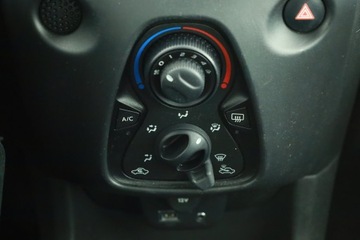 Toyota Aygo II Hatchback 5d 1.0 VVT-i 69KM 2017 Toyota Aygo 1.0 VVT-i, Salon Polska, Serwis ASO, zdjęcie 9