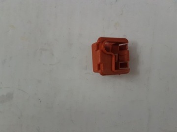 КРОНШТЕЙН ОПОРЫ КАПОТА SKODA 1U0823570A