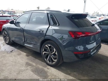 Audi Q8 2024 Audi Q8 E-Tron Premium Plus Quattro 2024 Elektryczny 355KM, zdjęcie 3