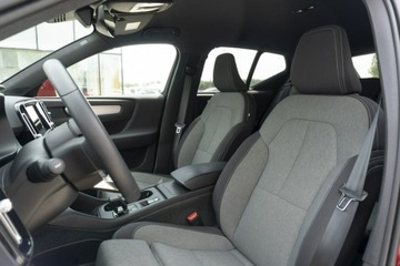 Volvo XC40 Crossover Facelifting 2.0 B4 197KM 2024 Volvo XC 40 B4 197KM FV23%, zdjęcie 9