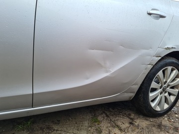 DVEŘE LEVÉ ZADNÍ OPEL ZAFIRA C Z176