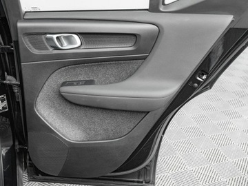 Volvo XC40 Crossover Facelifting 2.0 B4 197KM 2022 Volvo XC 40 WD8126S#B4 Core LED K.cof Cz.park, zdjęcie 27