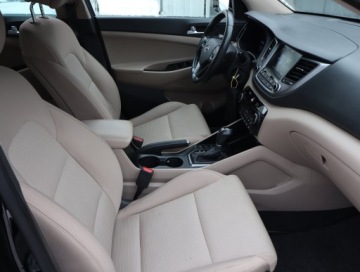 Hyundai Tucson III SUV 1.7 CRDi 141KM 2016 Hyundai Tucson 1.7 CRDi, Salon Polska, Automat, zdjęcie 8