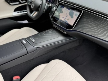 Mercedes Klasa E W214 Sedan 2.0 220d 197KM 2025 MERCEDES-BENZ E Klasa 220 d AMG 2.0 (197KM) 2025, zdjęcie 6