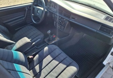 Mercedes 190 2.0 102KM 1989 Mercedes-Benz W201 (190) Mercedes-Benz W201 (190) 2.0 Benzyna 102KM, zdjęcie 18