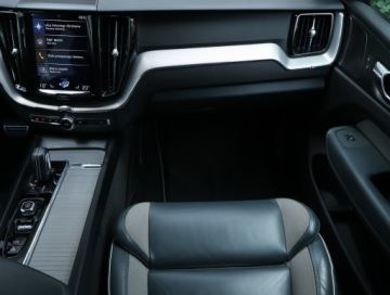 Volvo XC60 II Crossover T5 250KM 2019 Volvo XC60 B5 AWD, Salon Polska, Serwis ASO, 4X4, zdjęcie 7