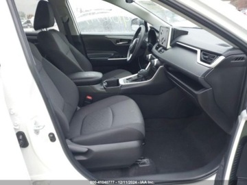 Toyota 2024 Toyota RAV4 2024r., XLE, od ubezpieczalni 2.5 Benzyna 203KM, zdjęcie 8