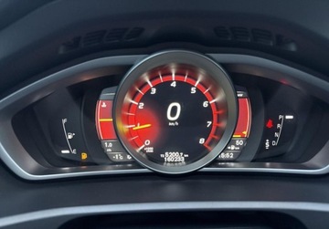 Volvo V40 II Cross Country 1.5 T3 DRIVE-E 152KM 2016 Volvo V40 1.5 Benzyna 152KM, zdjęcie 14