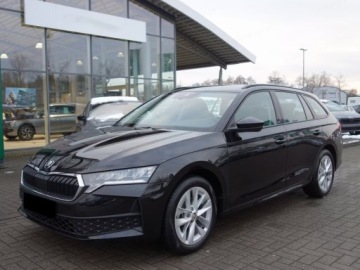Skoda Octavia IV 2026 SKODA Octavia Drive Essence 1.5 TSI mHEV DSG 115KM