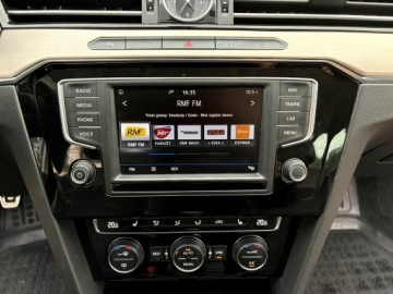 Volkswagen Passat B8 Variant 1.4 TSI BlueMotion Technology ACT 150KM 2017 Volkswagen Passat Variant Highline Full LED, zdjęcie 17