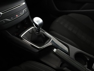 Peugeot 3008 II Crossover 1.6 BlueHDi 120KM 2017 Peugeot 3008 klima auto panorama navi czujniki, zdjęcie 26