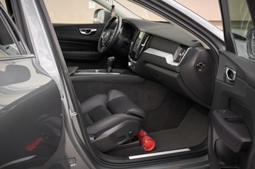 Volvo XC60 II Crossover D3 150KM 2018 SZARE XC60 __ PIĘKNIE UTRZYMANE __KUBEŁKOWE FOTELE, zdjęcie 24