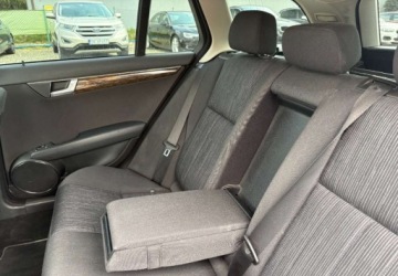 Mercedes Klasa C W204 2007 Mercedes-Benz Klasa C 2007r. 2.1 Diesel 170KM, zdjęcie 13